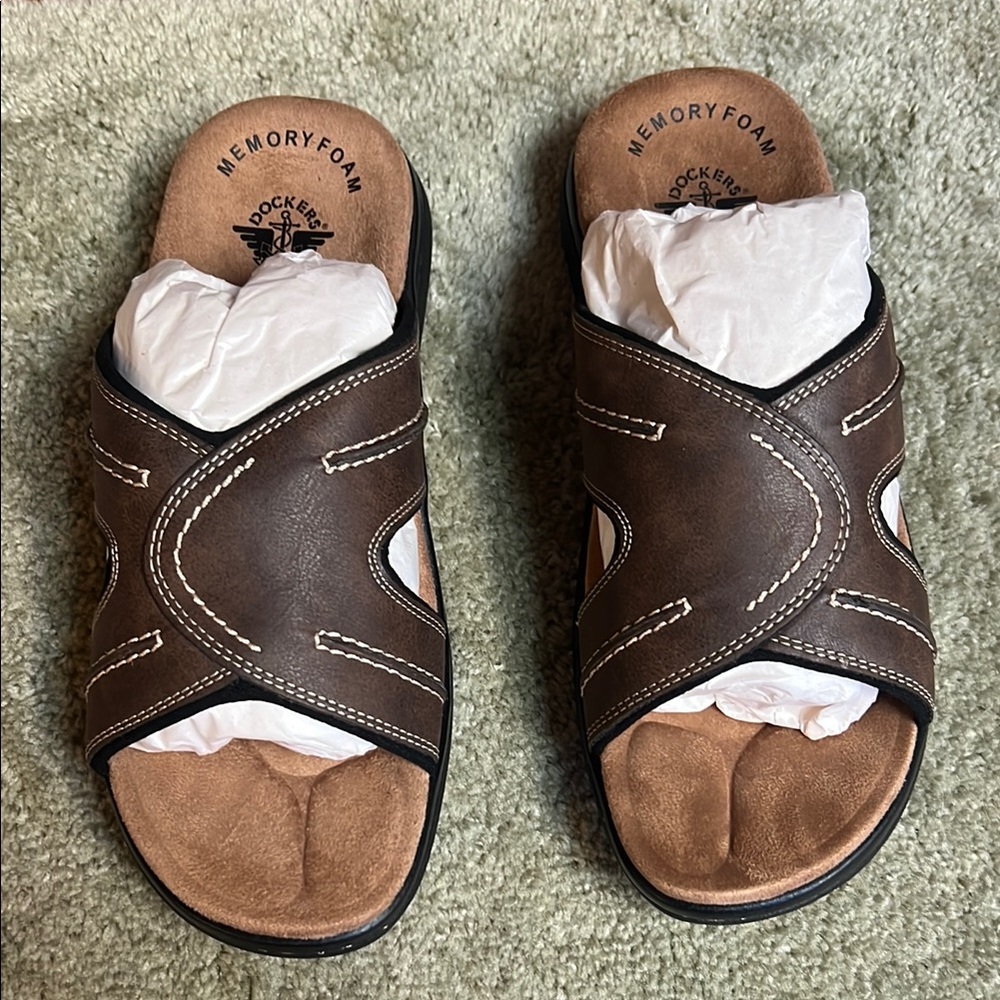Men’s sz 9M Docker Sunland Dark Brown sandals